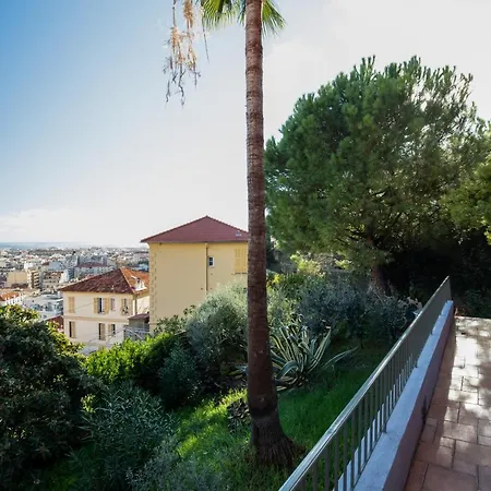 Villa Sur Les Hauteurs De Nice, Proche Centre *